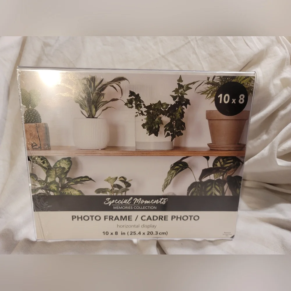 NWT LOT OF 2 ACRYLIC FRAMES 8x10. And 10x8